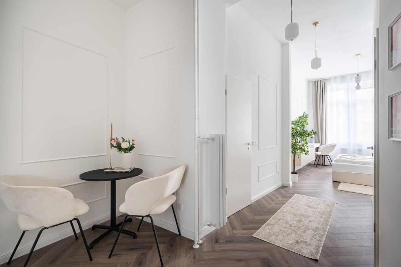 E13- Boutique Apartments, Best Location. By Bqa Boedapest Buitenkant foto